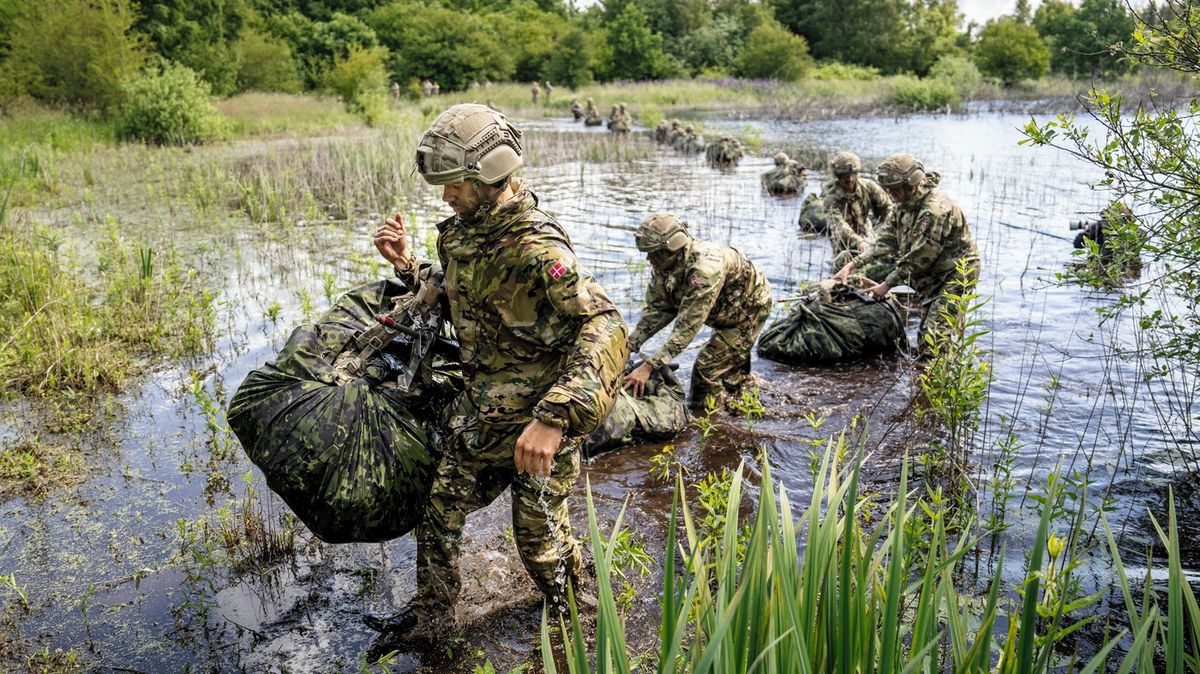 Od Ruska jsou daleko. Přesto si nebezpečí uvědomují každý den